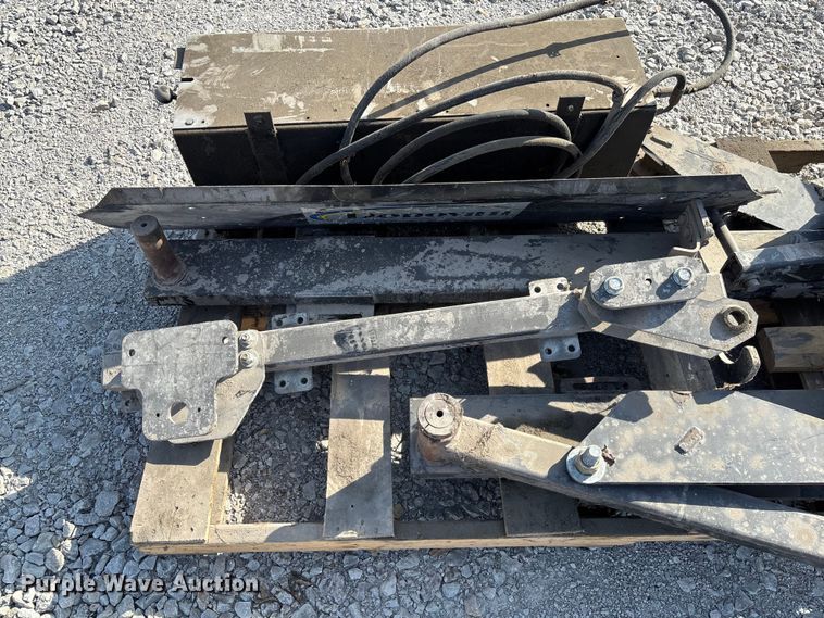 image for item FC4692 Donovan roll tarp hydraulics