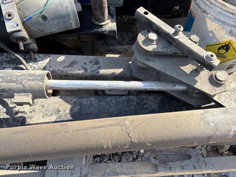 image for item FC4692 Donovan roll tarp hydraulics