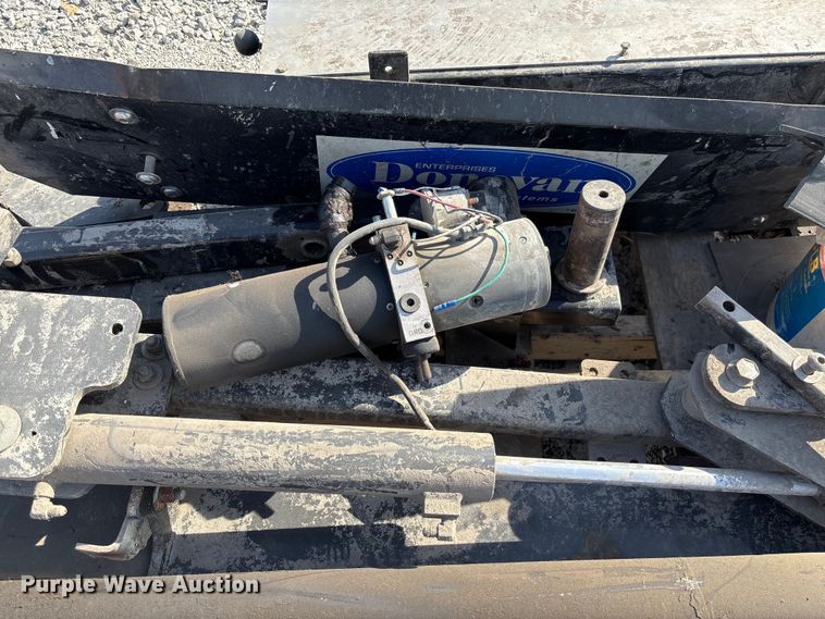 image for item FC4692 Donovan roll tarp hydraulics