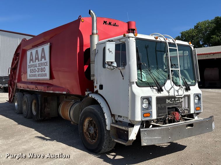 image for item FC4693 1994 Mack MR refuse truck