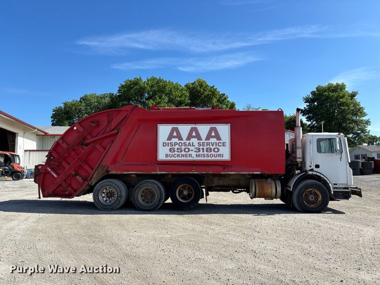 image for item FC4693 1994 Mack MR refuse truck
