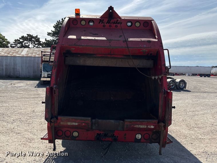 image for item FC4693 1994 Mack MR refuse truck