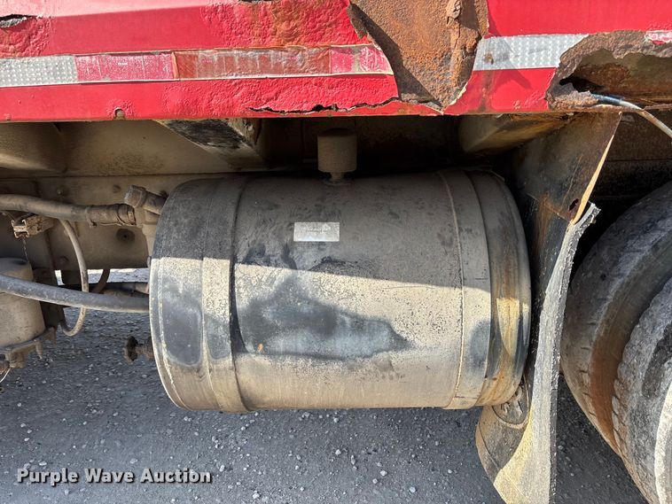 image for item FC4693 1994 Mack MR refuse truck