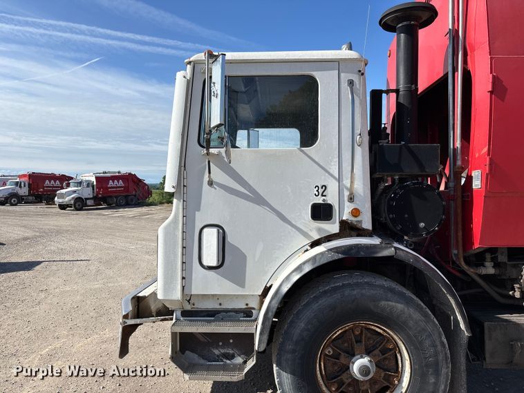 image for item FC4693 1994 Mack MR refuse truck