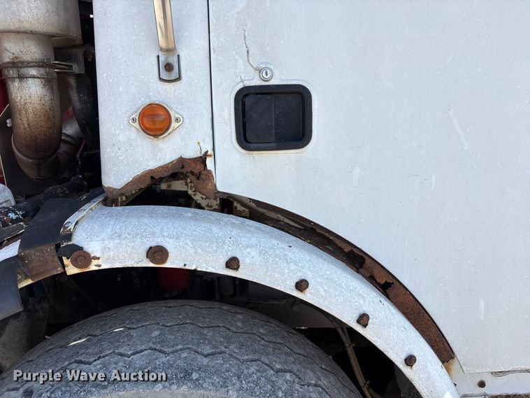 image for item FC4693 1994 Mack MR refuse truck