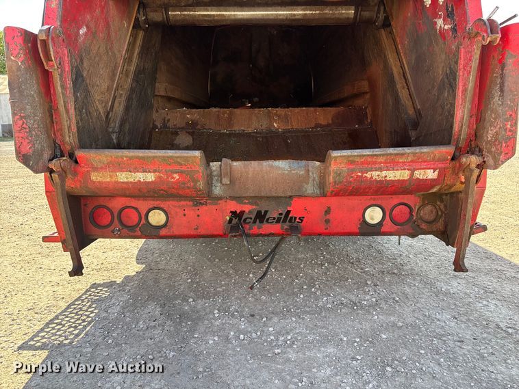 image for item FC4693 1994 Mack MR refuse truck