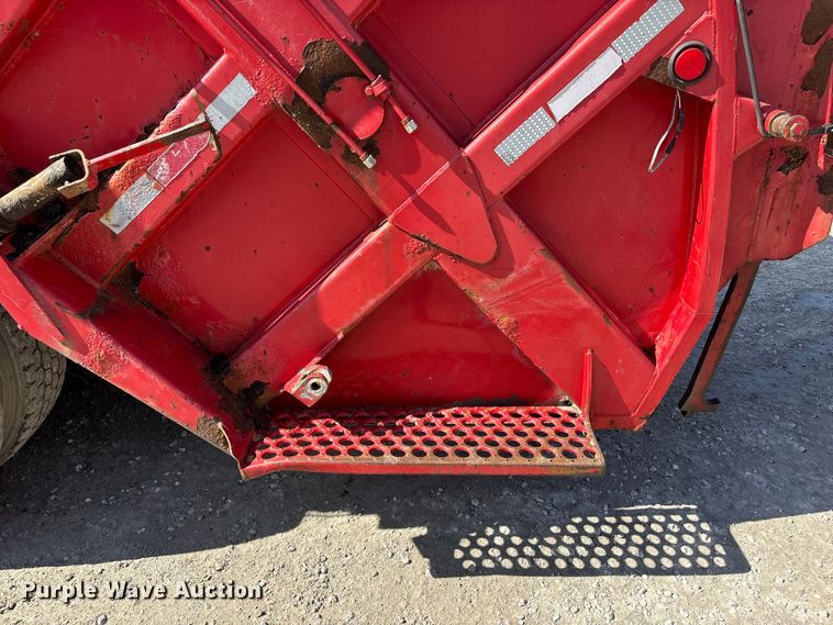 image for item FC4693 1994 Mack MR refuse truck