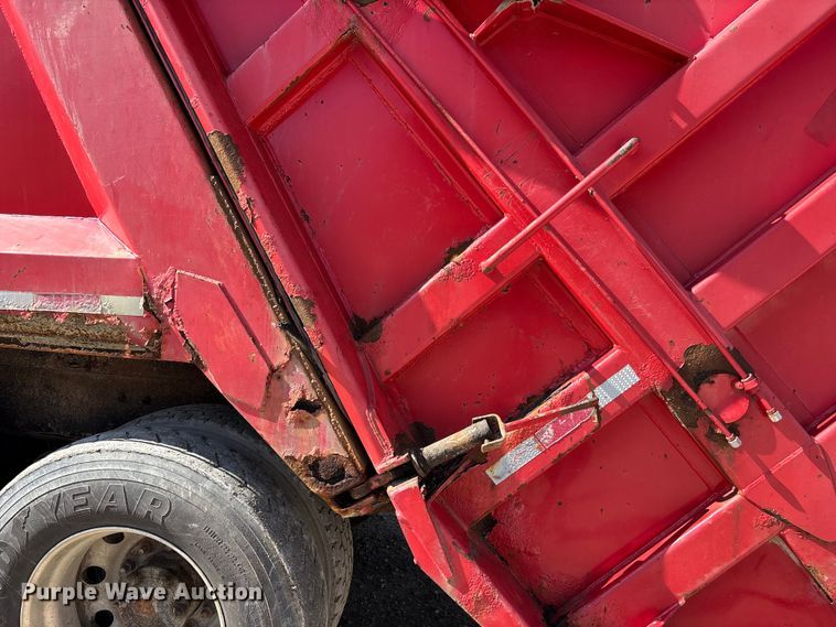 image for item FC4693 1994 Mack MR refuse truck