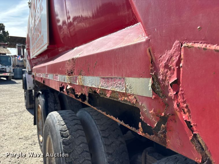 image for item FC4693 1994 Mack MR refuse truck