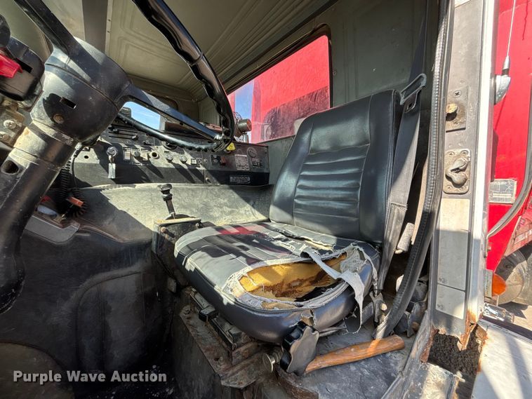 image for item FC4693 1994 Mack MR refuse truck