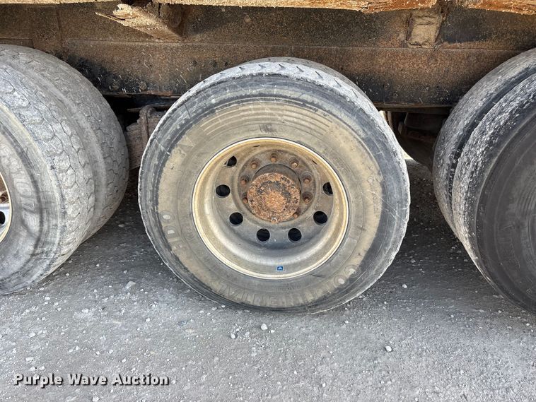 image for item FC4693 1994 Mack MR refuse truck