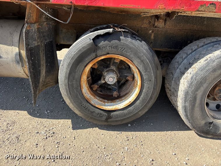image for item FC4693 1994 Mack MR refuse truck