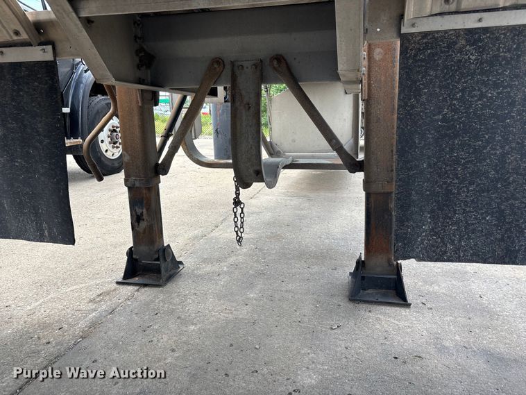 image for item FC4698 1997 Walker Stainless tank trailer