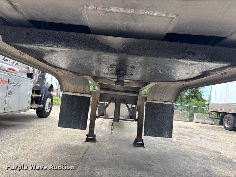 image for item FC4698 1997 Walker Stainless tank trailer