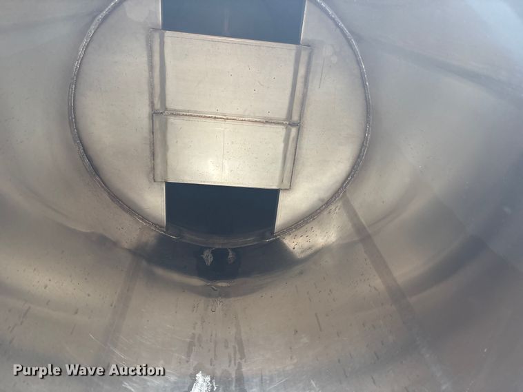 image for item FC4698 1997 Walker Stainless tank trailer
