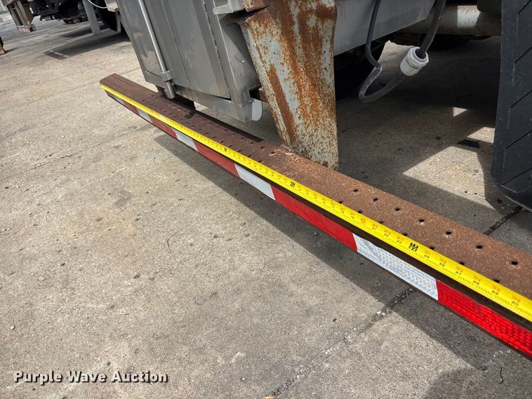 image for item FC4698 1997 Walker Stainless tank trailer