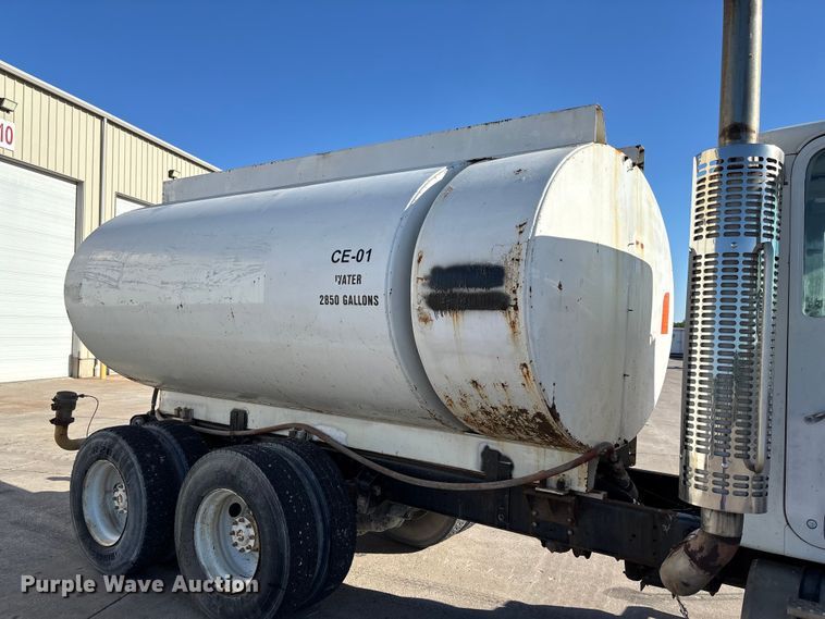 image for item FC5737 1987 GMC 9500 water truck