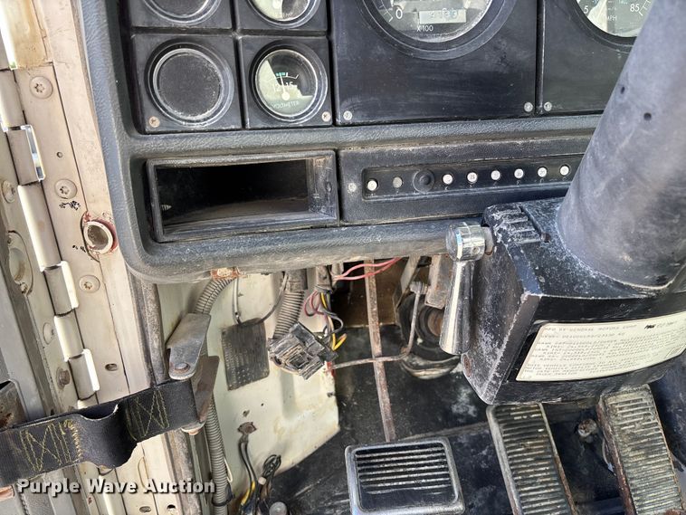 image for item FC5737 1987 GMC 9500 water truck