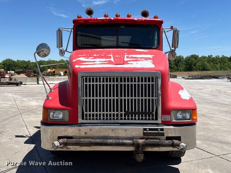 image for item FC5753 1996 International 9400 water truck