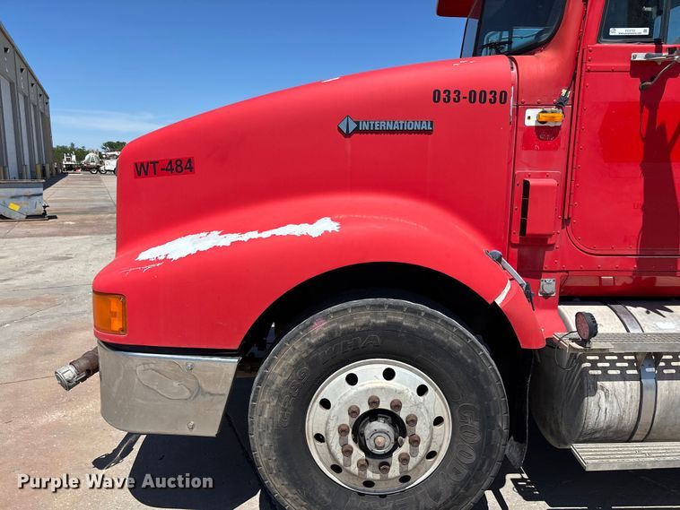 image for item FC5753 1996 International 9400 water truck