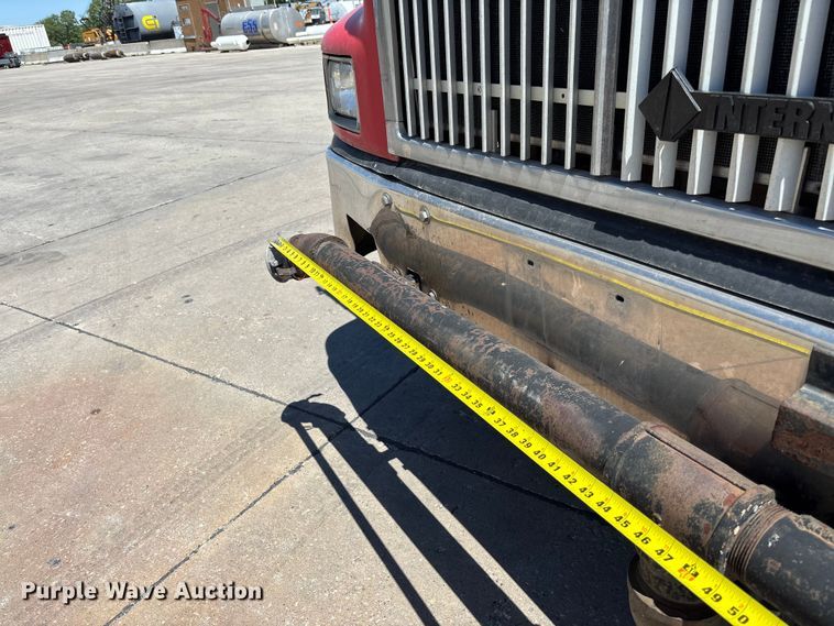 image for item FC5753 1996 International 9400 water truck