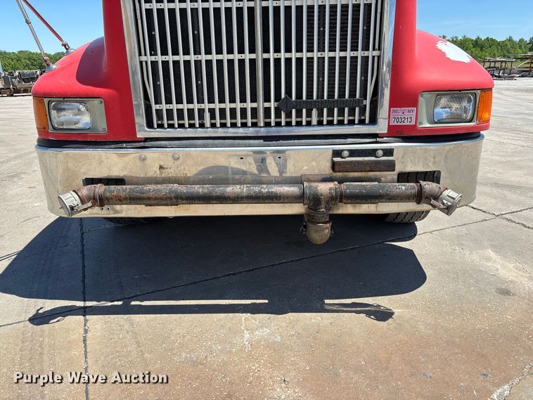 image for item FC5753 1996 International 9400 water truck