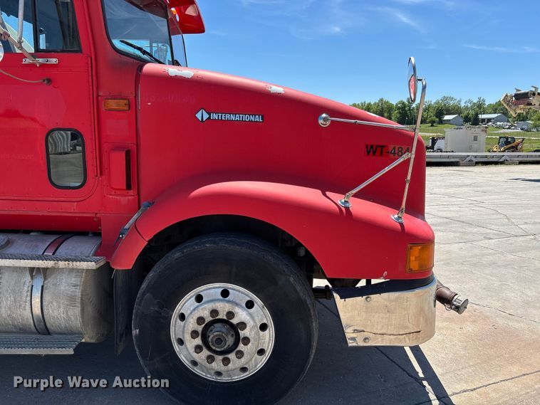 image for item FC5753 1996 International 9400 water truck