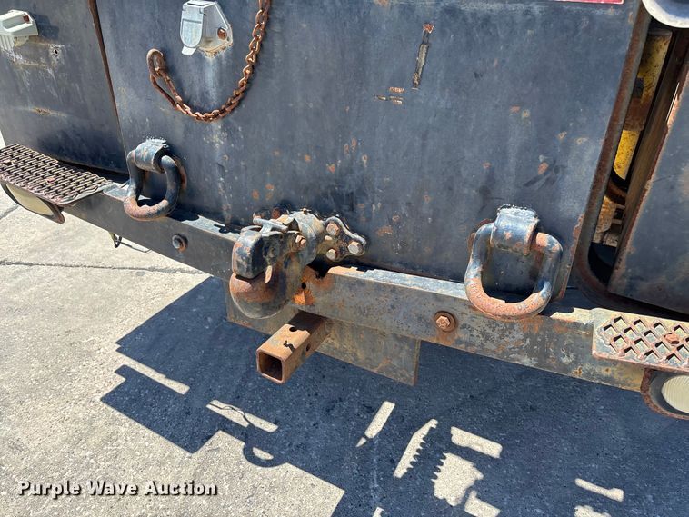 image for item FC5753 1996 International 9400 water truck