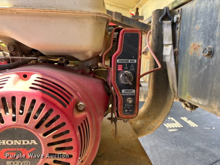 image for item FC5753 1996 International 9400 water truck