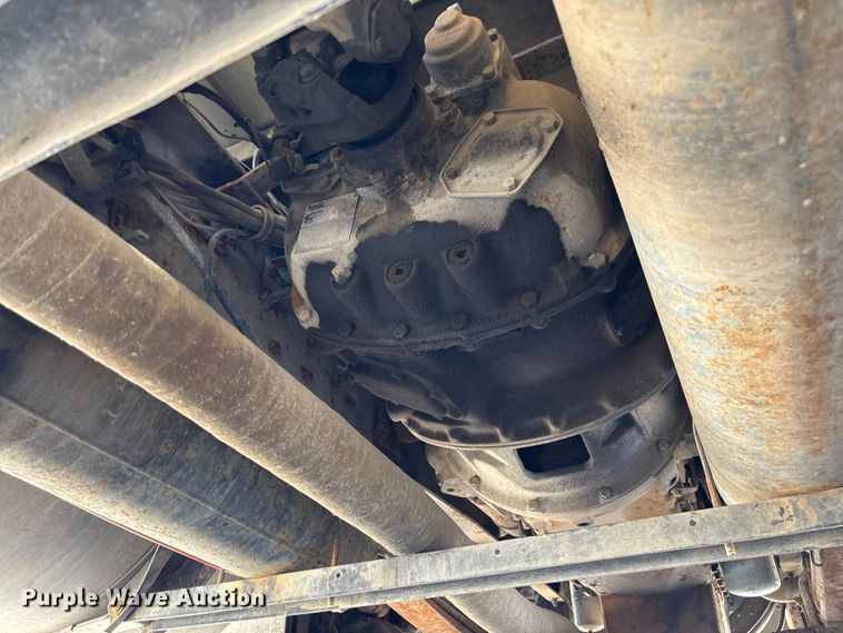 image for item FC5753 1996 International 9400 water truck