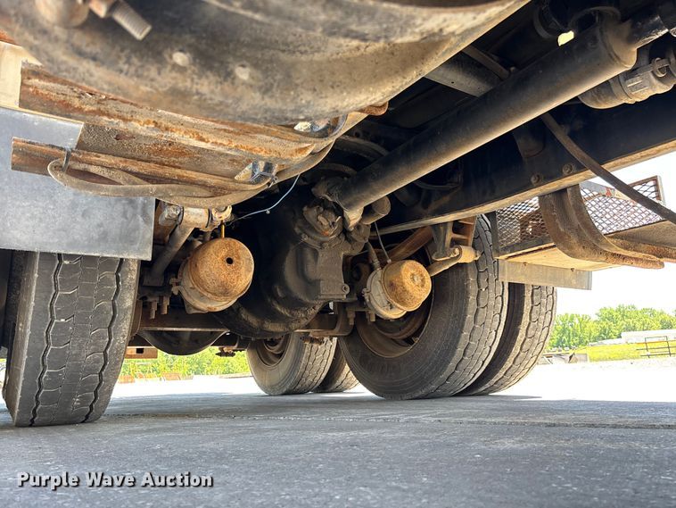 image for item FC5753 1996 International 9400 water truck