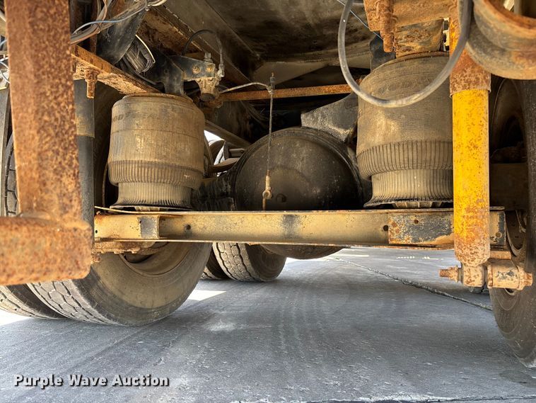 image for item FC5753 1996 International 9400 water truck