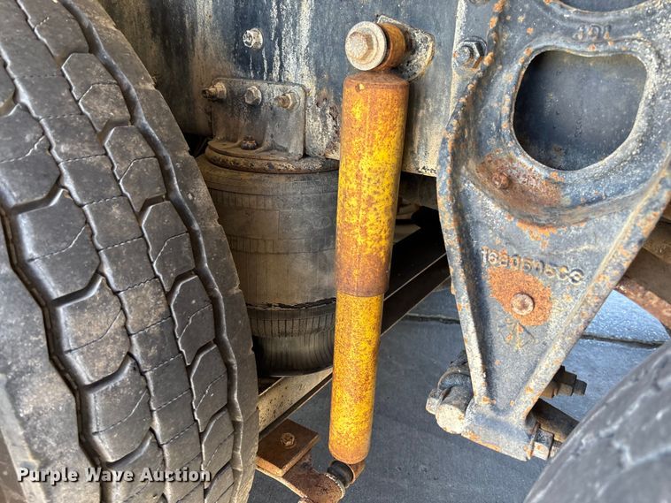 image for item FC5753 1996 International 9400 water truck