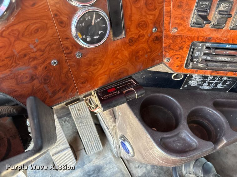 image for item FC5753 1996 International 9400 water truck