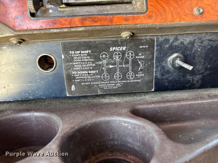 image for item FC5753 1996 International 9400 water truck