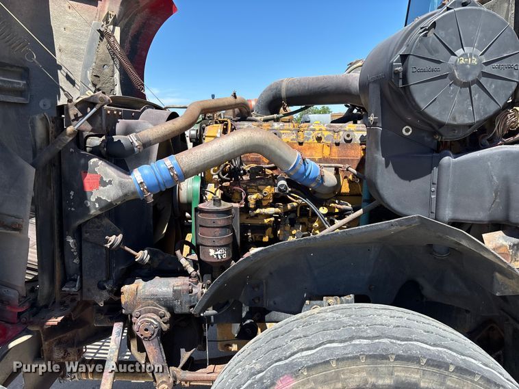 image for item FC5753 1996 International 9400 water truck