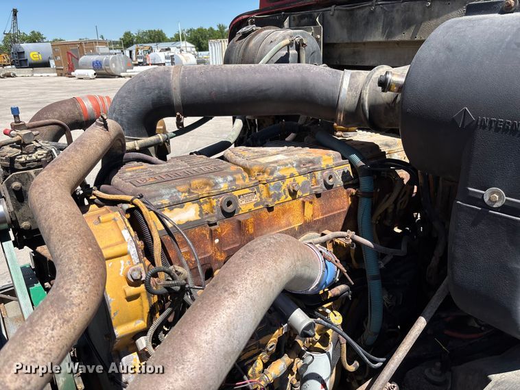 image for item FC5753 1996 International 9400 water truck