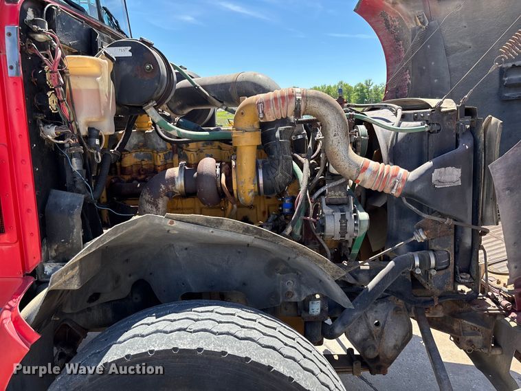 image for item FC5753 1996 International 9400 water truck