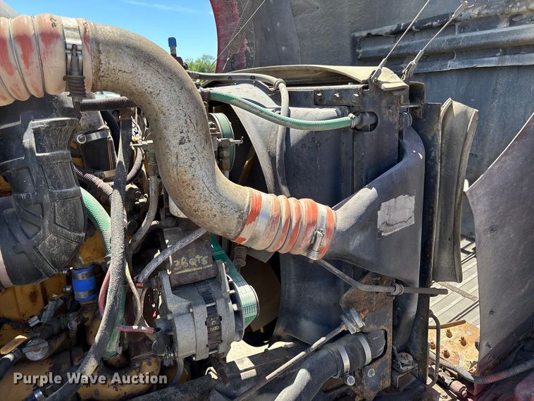 image for item FC5753 1996 International 9400 water truck