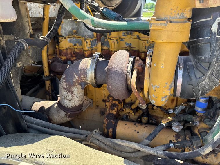 image for item FC5753 1996 International 9400 water truck
