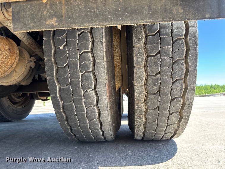 image for item FC5753 1996 International 9400 water truck