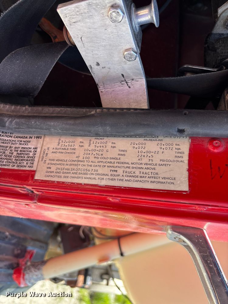 image for item FC5753 1996 International 9400 water truck
