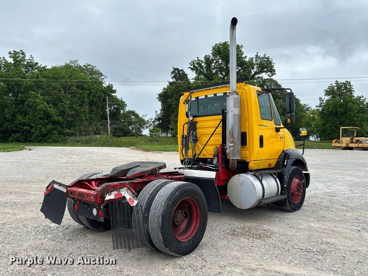 image for item FC5808 2007 International 8600 semi truck