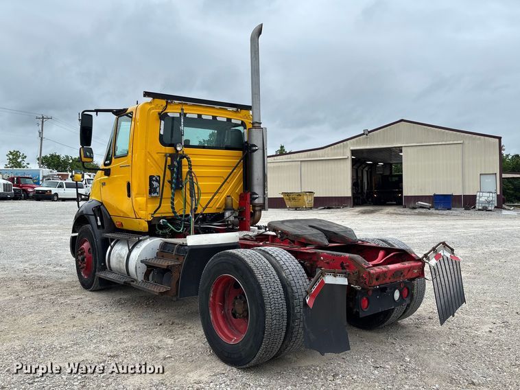 image for item FC5808 2007 International 8600 semi truck