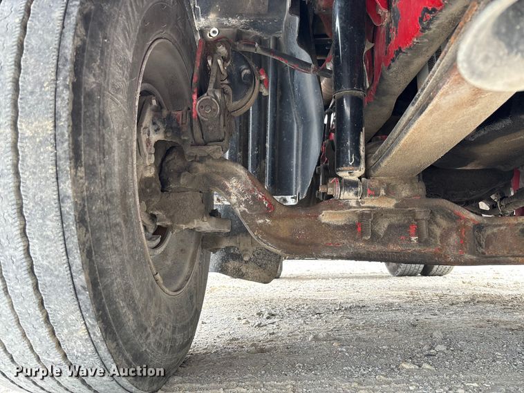 image for item FC5808 2007 International 8600 semi truck