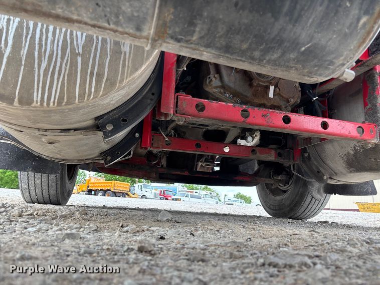 image for item FC5808 2007 International 8600 semi truck
