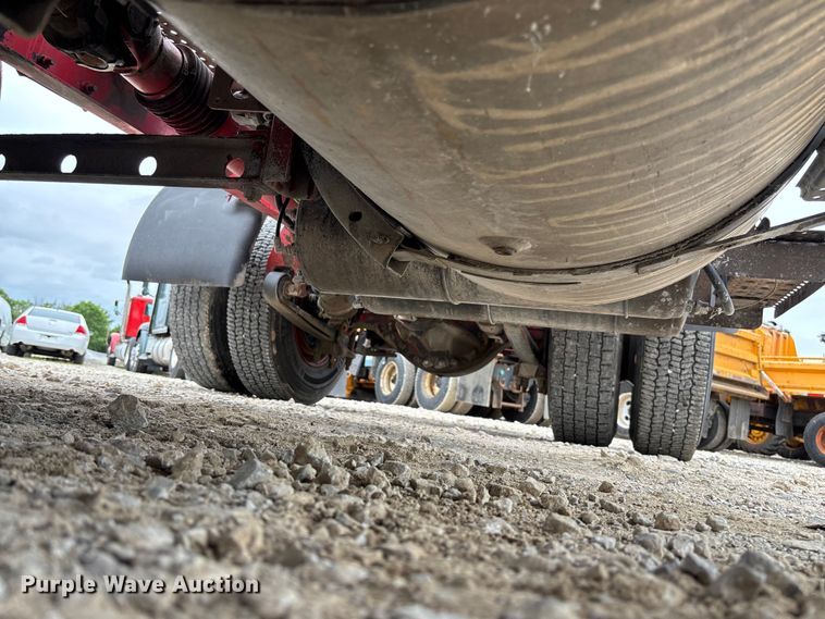 image for item FC5808 2007 International 8600 semi truck