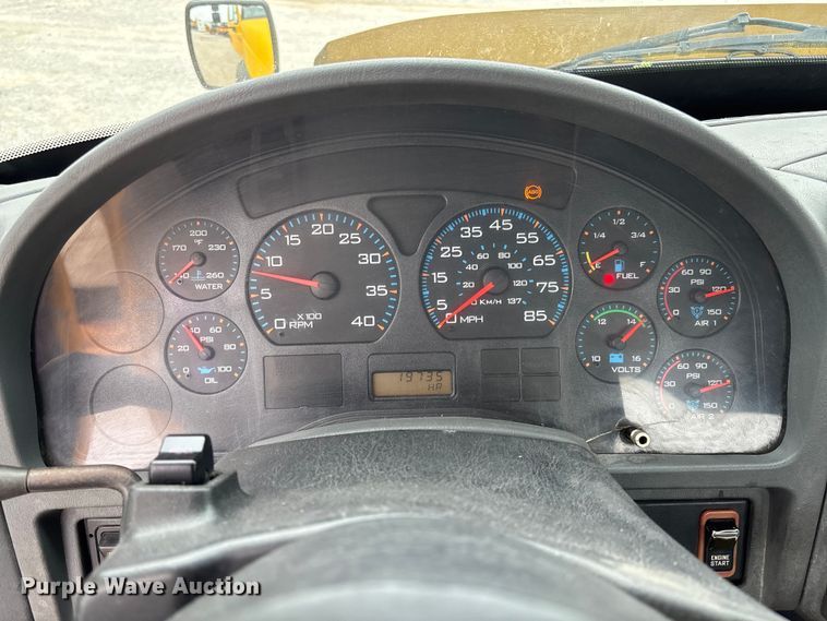image for item FC5808 2007 International 8600 semi truck