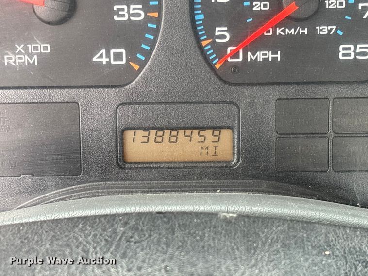 image for item FC5808 2007 International 8600 semi truck