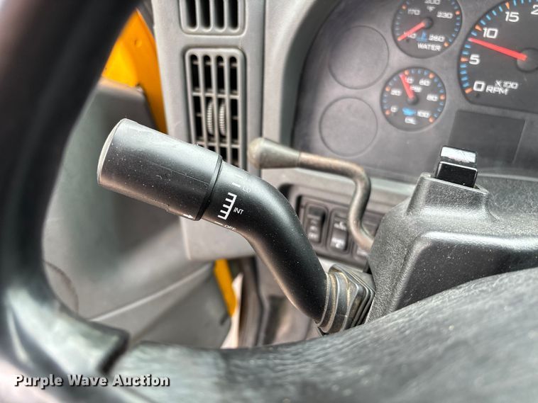 image for item FC5808 2007 International 8600 semi truck